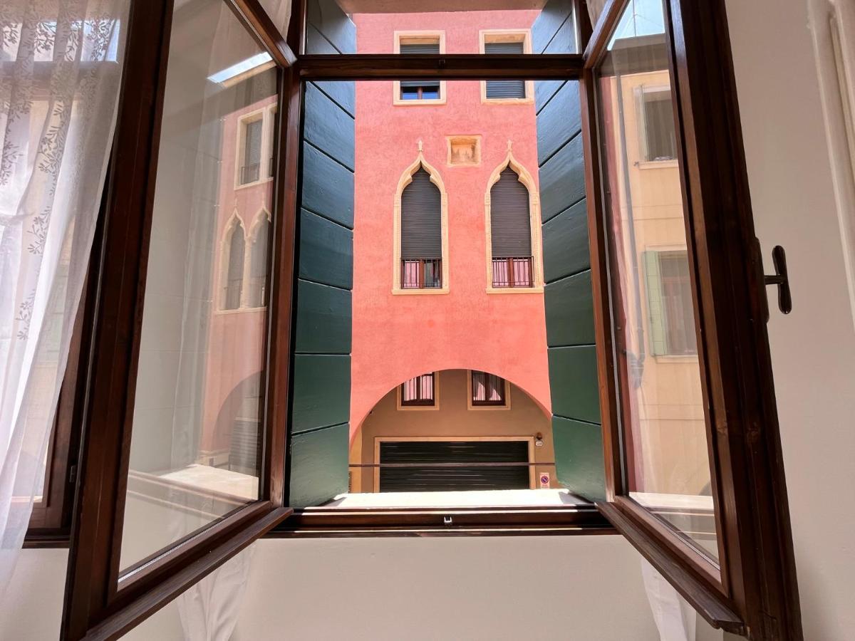 Appartamento Ai Portici Di Via Savonarola Padova Ngoại thất bức ảnh